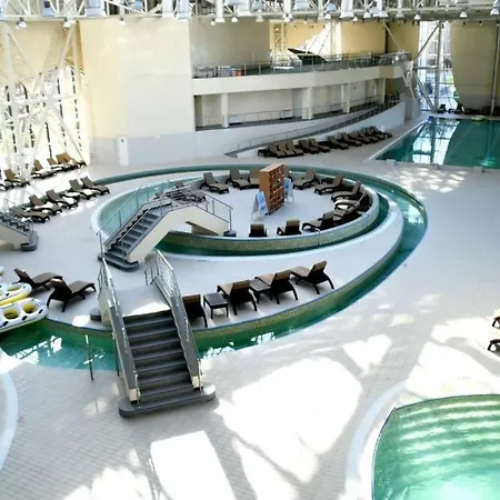 Aqua 公寓 *
